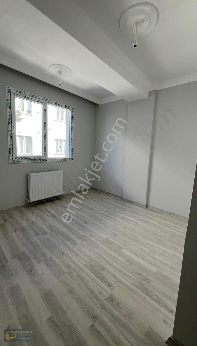 Özçoban Gayrimenkul'den Çarşı Merkezde Satılık Geniş 1+1 Daire - Görsel 4