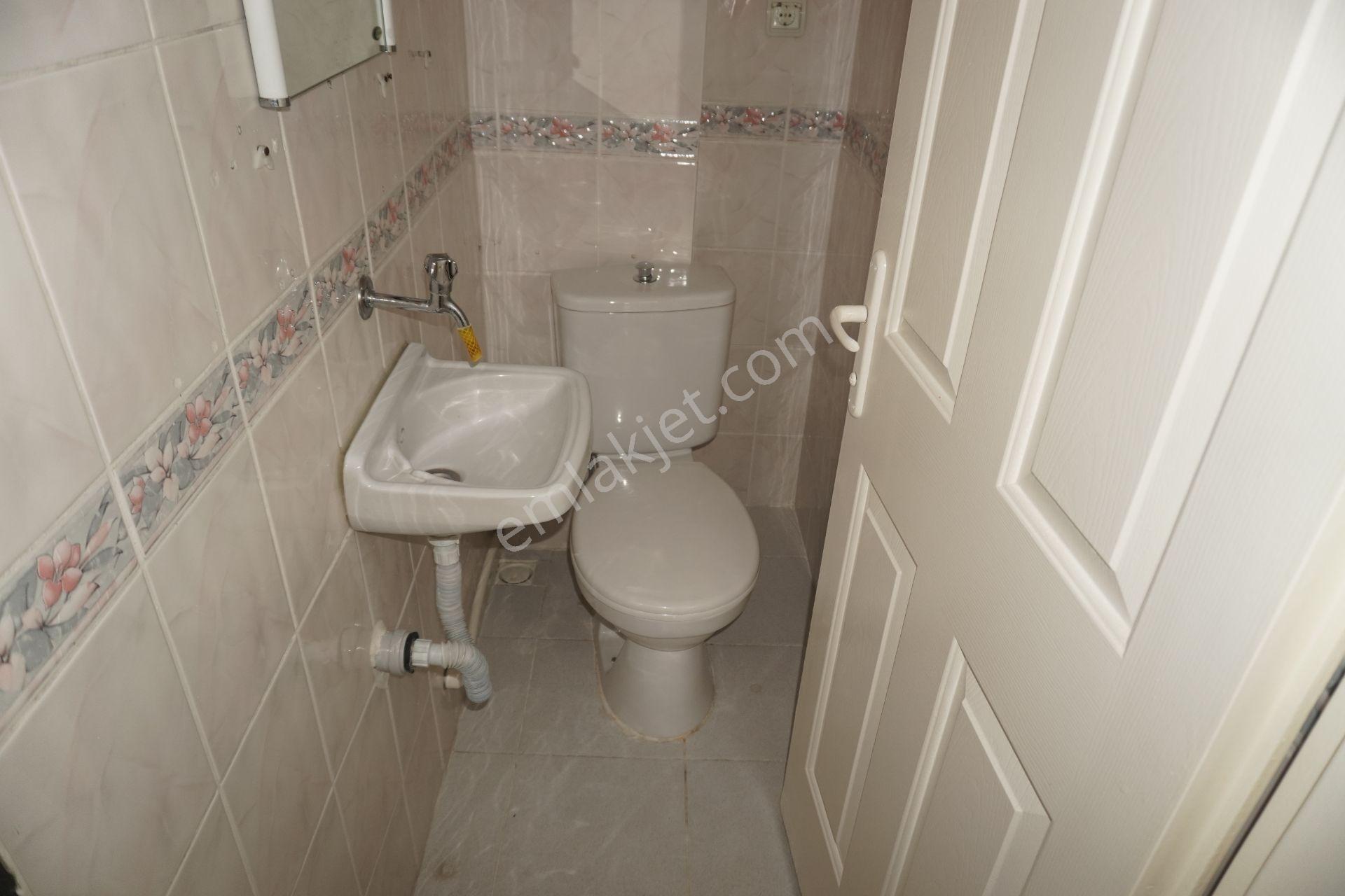 Ataşehirde Satılık 3+1 Doğalgaz Kombi+balkonlu+asansörlü Çiğli Serkan Emlak Dan - Görsel 26