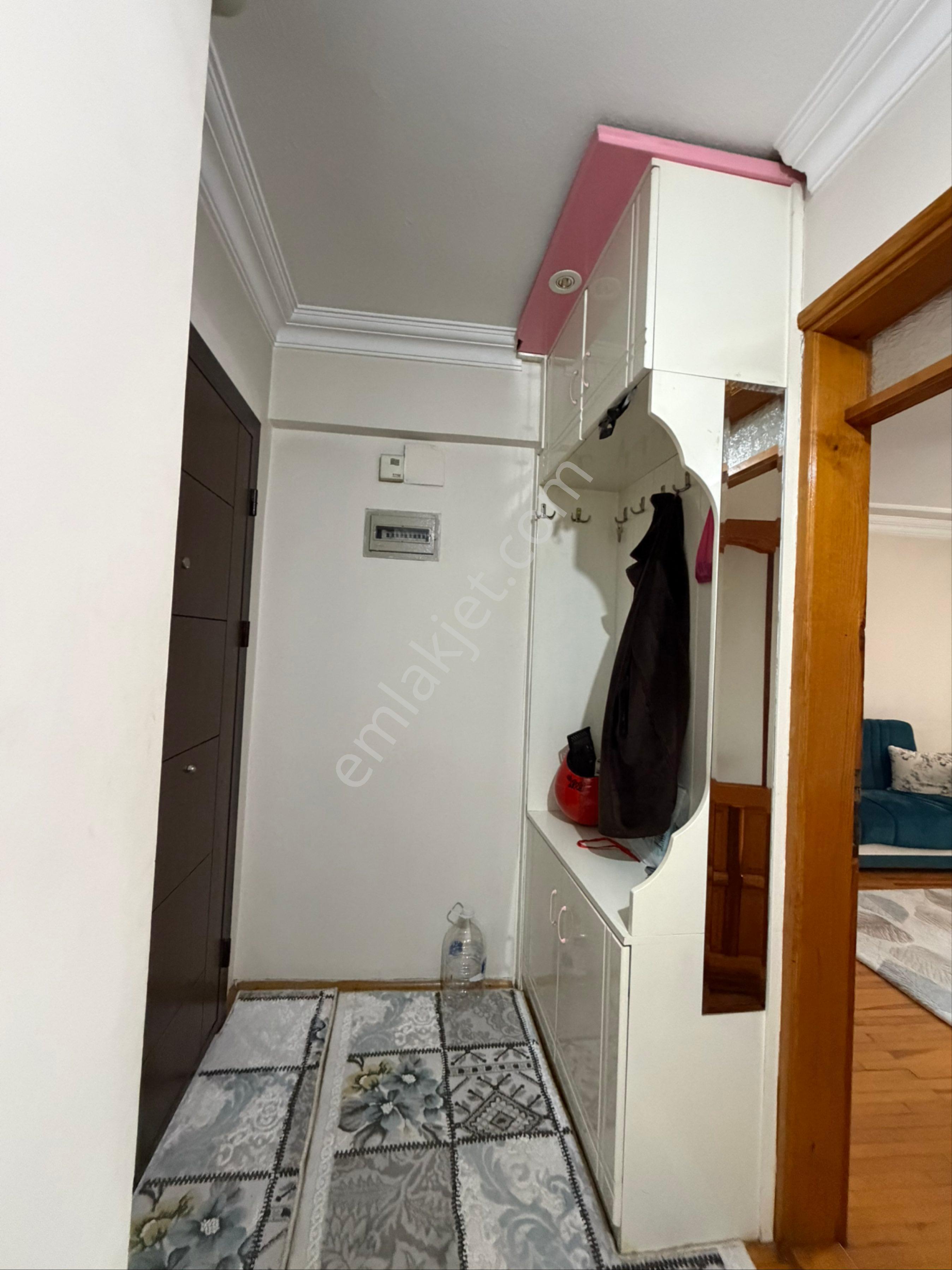 Mithatpaşa Mah.3+1 Doğalgazlı 3 Klimalı Daire - Görsel 3