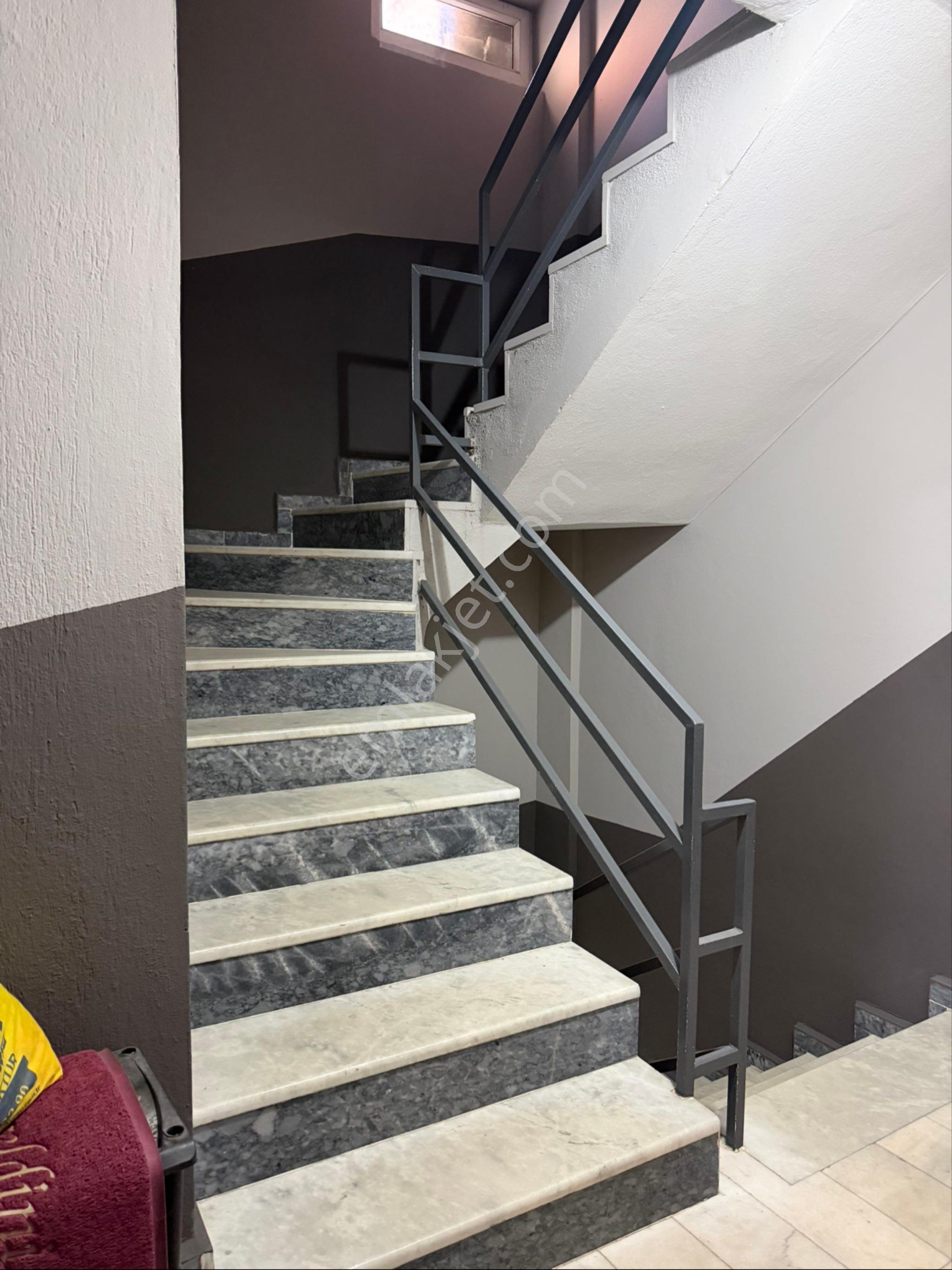 Mithatpaşa Mah.3+1 Doğalgazlı 3 Klimalı Daire - Görsel 22
