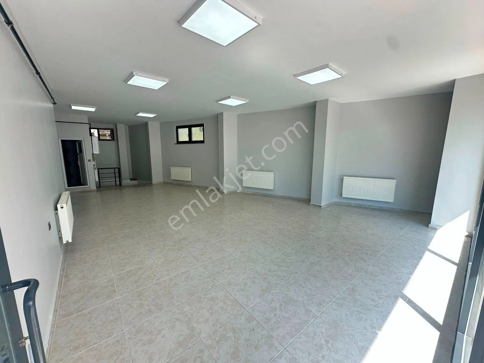 Vepaş'tan Esentepe Ana Cadde Üzerinde Kiralık Dükkân 75 M² - Görsel 4