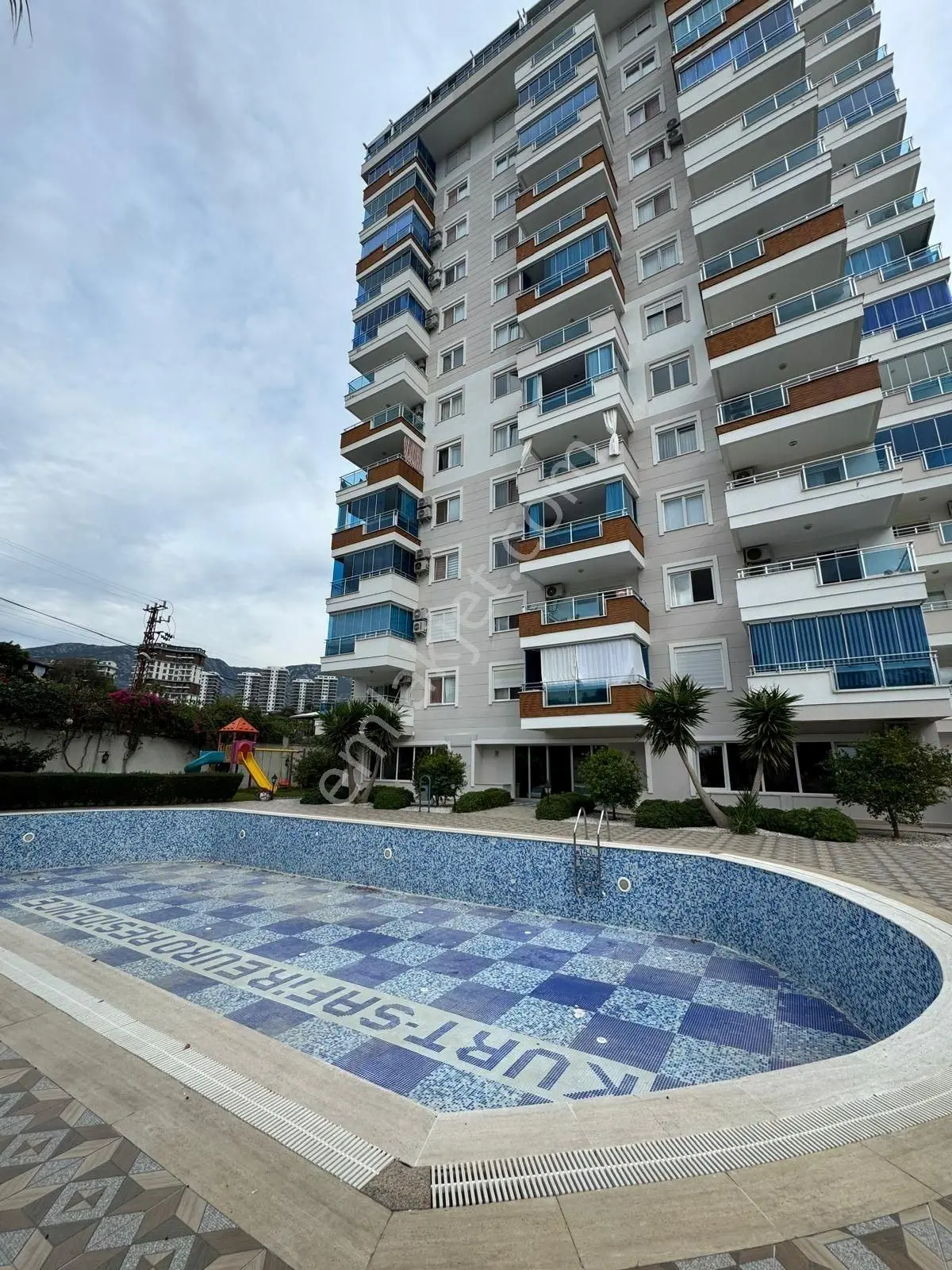 Alanya /mahmutlar Lüks Site İcerisinde 2+1 Full Eşyalı Satılık Daire