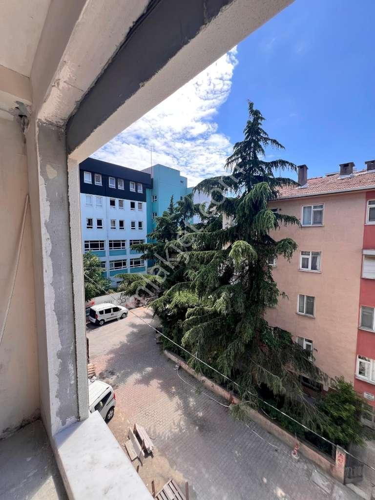 Kaçmaz'dan Küçükyalı Merkezi Konum'da Ön Cephe Ara Kat 2+1 - Görsel 15