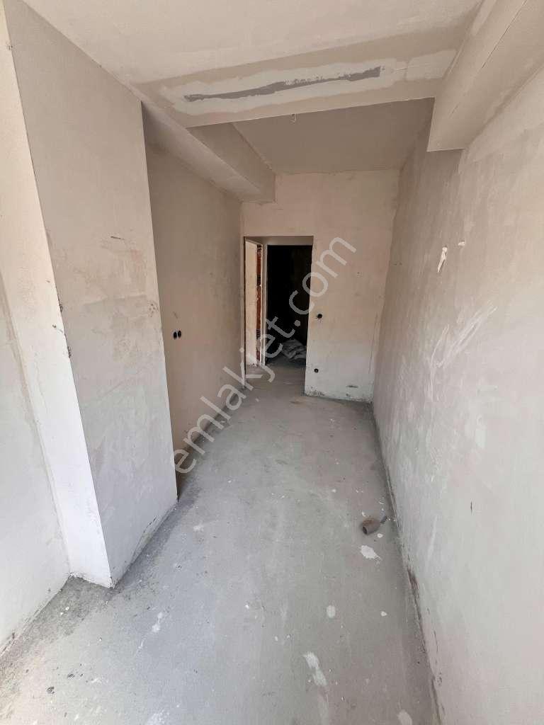 Kaçmaz'dan Küçükyalı Merkezi Konum'da Ön Cephe Ara Kat 2+1 - Görsel 22