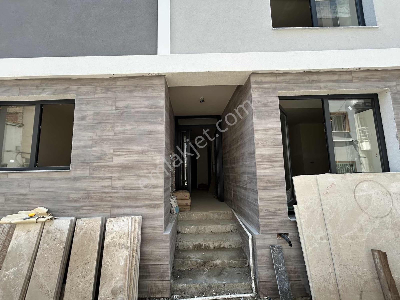 Kuşadası Merkez Sahile Yürme Mesafesinde Dubleks 2+1 Daire - Görsel 9