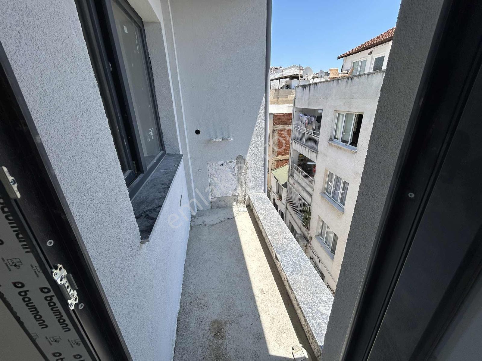 Kuşadası Merkez Sahile Yürme Mesafesinde Dubleks 2+1 Daire - Görsel 18
