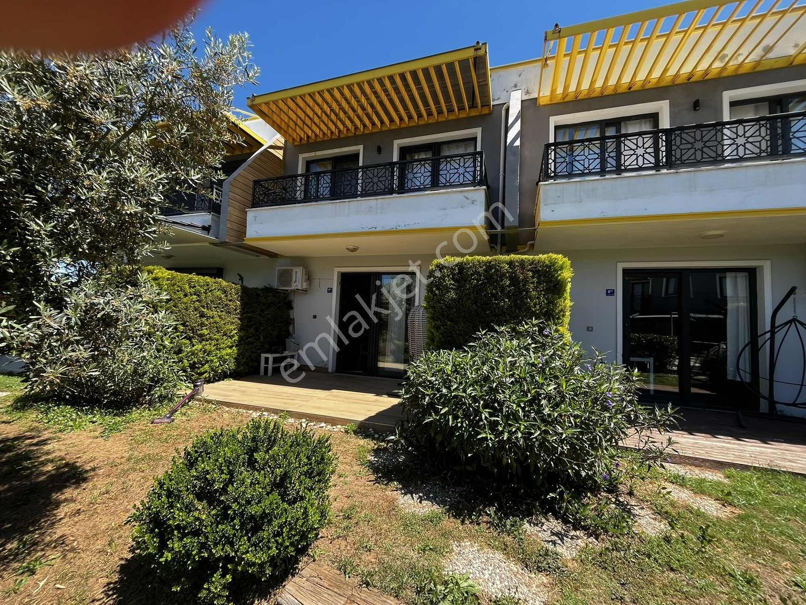 Davutlarda Merkeze Yakın Havuzlu Sitede Kiralık 2+1 Villa - Görsel 17