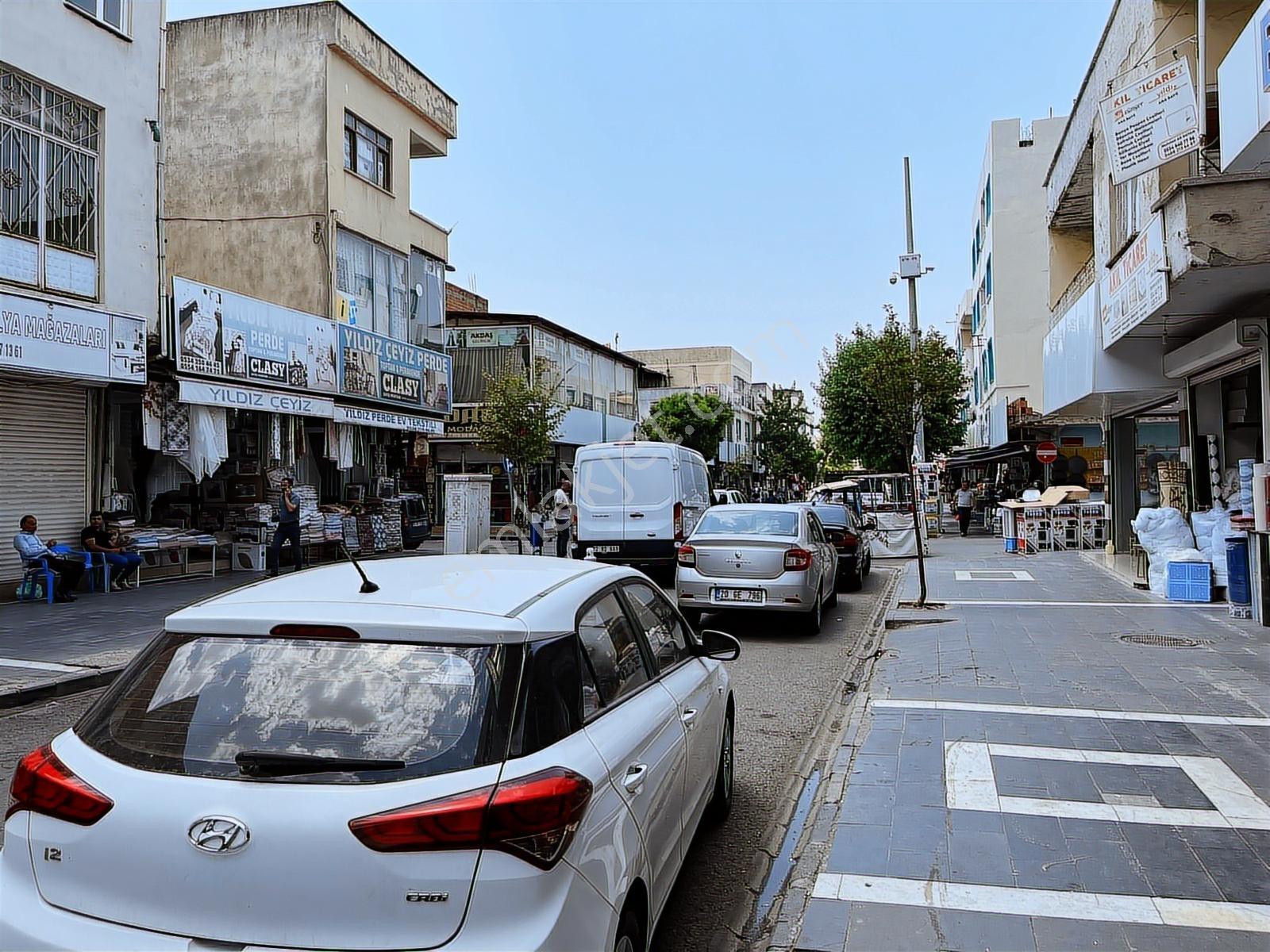 Emlak 72 Den Çarşı Mahalesinde Satılık Komple Dükkan - Görsel 2