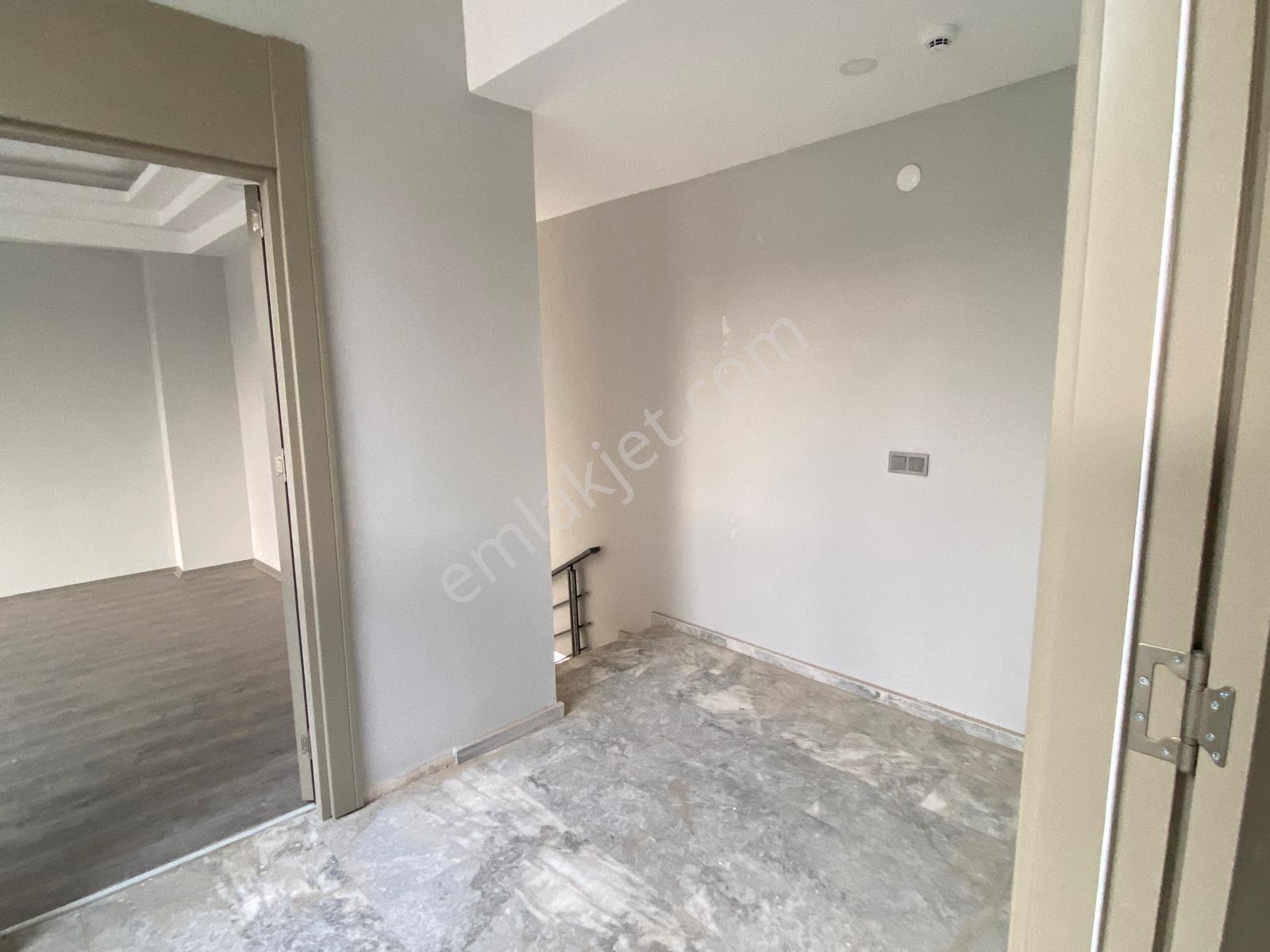 Emlak 72'den Yeni Ticaret Merkezinde Kiralık 3 Katlı Dükkan - Görsel 22