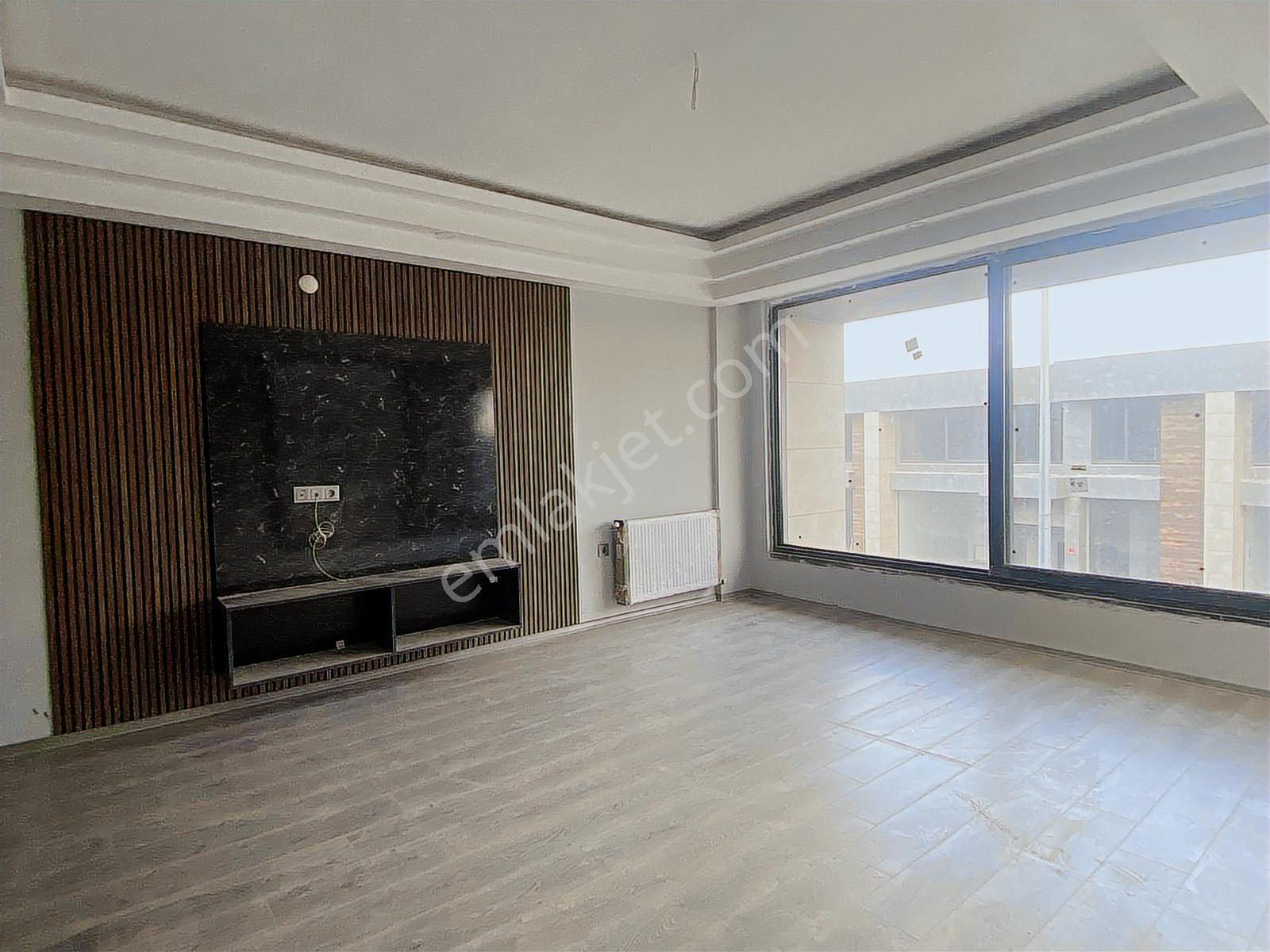 Emlak 72'den Yeni Ticaret Merkezinde Kiralık 3 Katlı Dükkan - Görsel 24