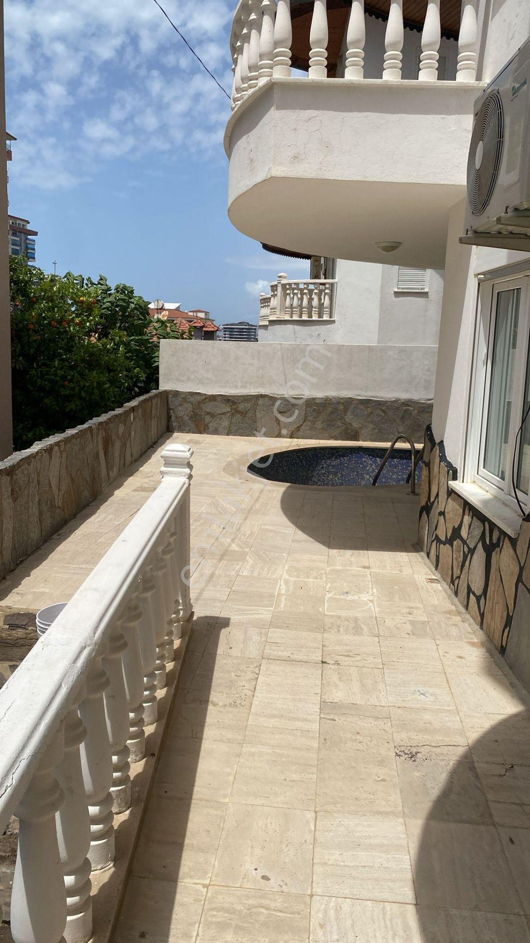 Mahmutlar Mahallesinde Uzun Dönem Kiralık Tripleks Villa Mahmutlar Alanya Antalya - Görsel 20