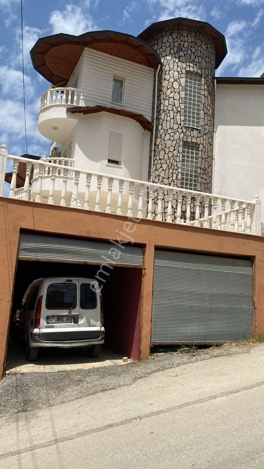 Mahmutlar Mahallesinde Uzun Dönem Kiralık Tripleks Villa Mahmutlar Alanya Antalya - Görsel 31