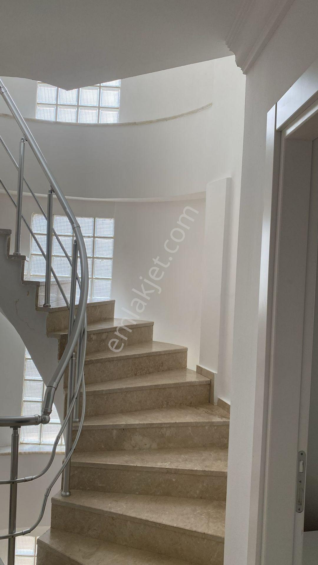 Mahmutlar Mahallesinde Uzun Dönem Kiralık Tripleks Villa Mahmutlar Alanya Antalya - Görsel 21