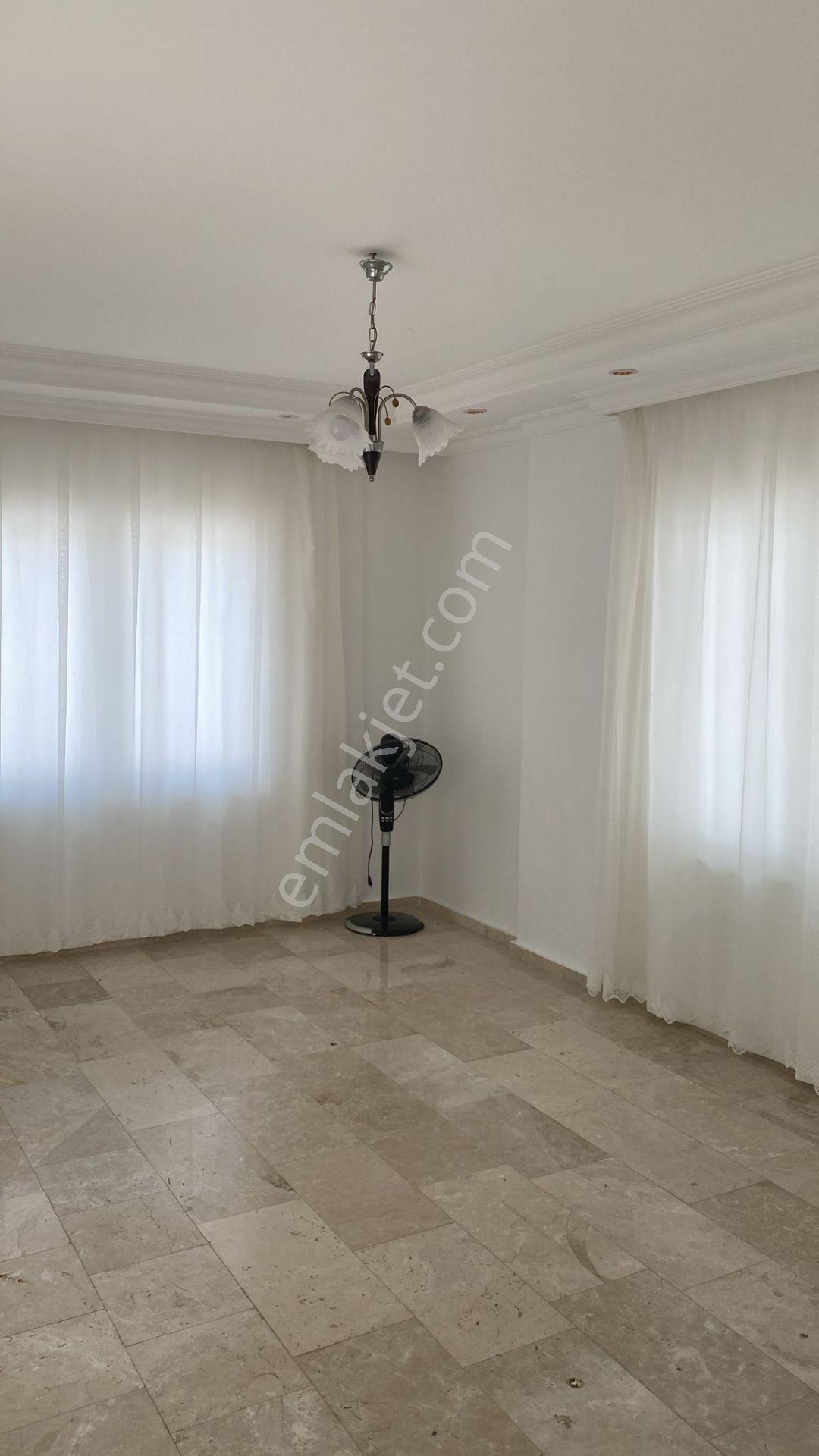 Mahmutlar Mahallesinde Uzun Dönem Kiralık Tripleks Villa Mahmutlar Alanya Antalya - Görsel 24
