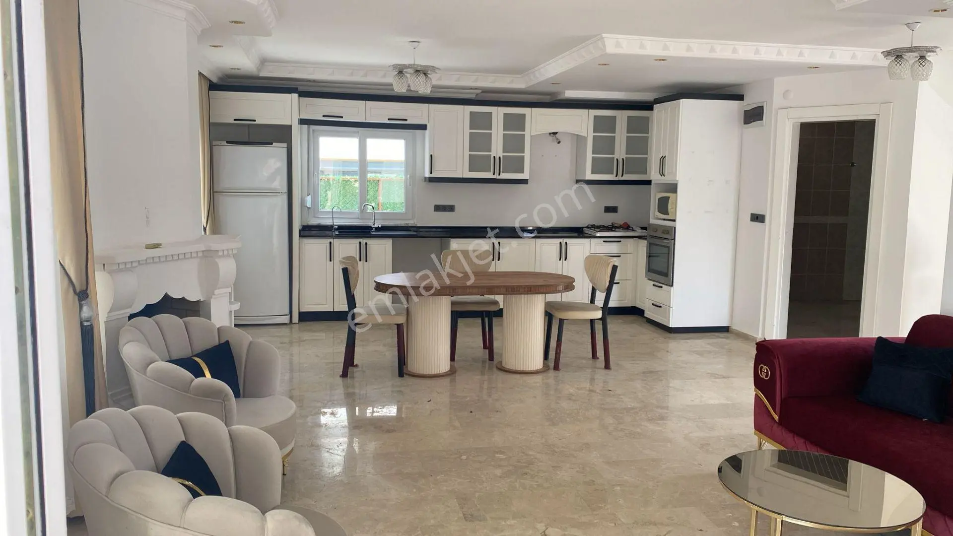Mahmutlar Mahallesinde Uzun Dönem Kiralık Tripleks Villa Mahmutlar Alanya Antalya - Görsel 2