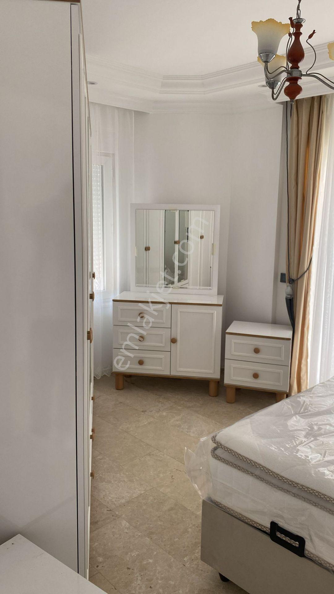 Mahmutlar Mahallesinde Uzun Dönem Kiralık Tripleks Villa Mahmutlar Alanya Antalya - Görsel 11