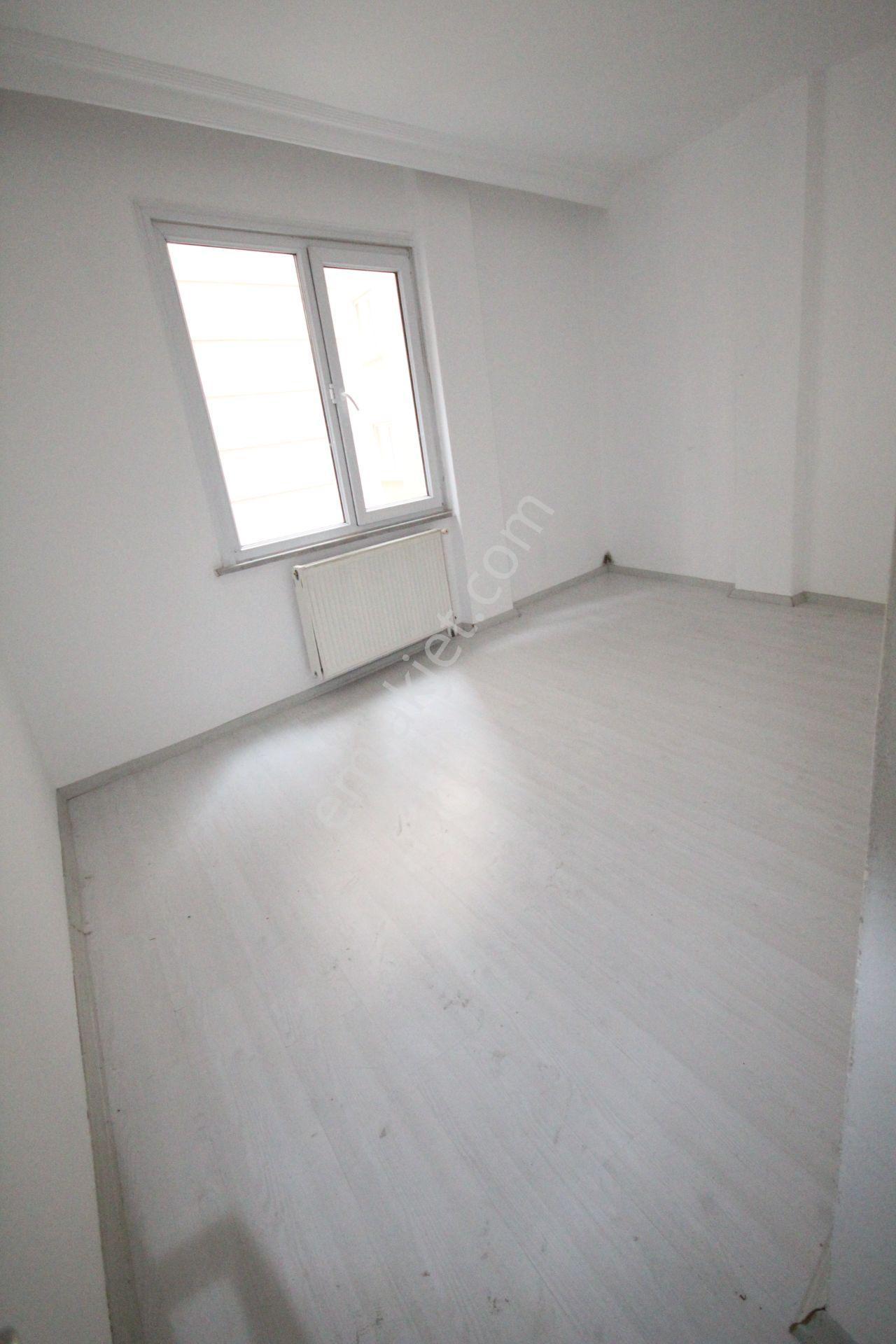 Old City'den 1999 Yapımı Emek Cd.3+1 1.kat 110m2 Güney Köşe Kiracılı... - Görsel 16