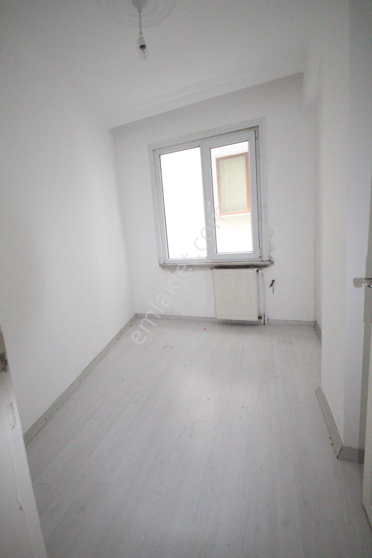 Old City'den 1999 Yapımı Emek Cd.3+1 1.kat 110m2 Güney Köşe Kiracılı... - Görsel 14