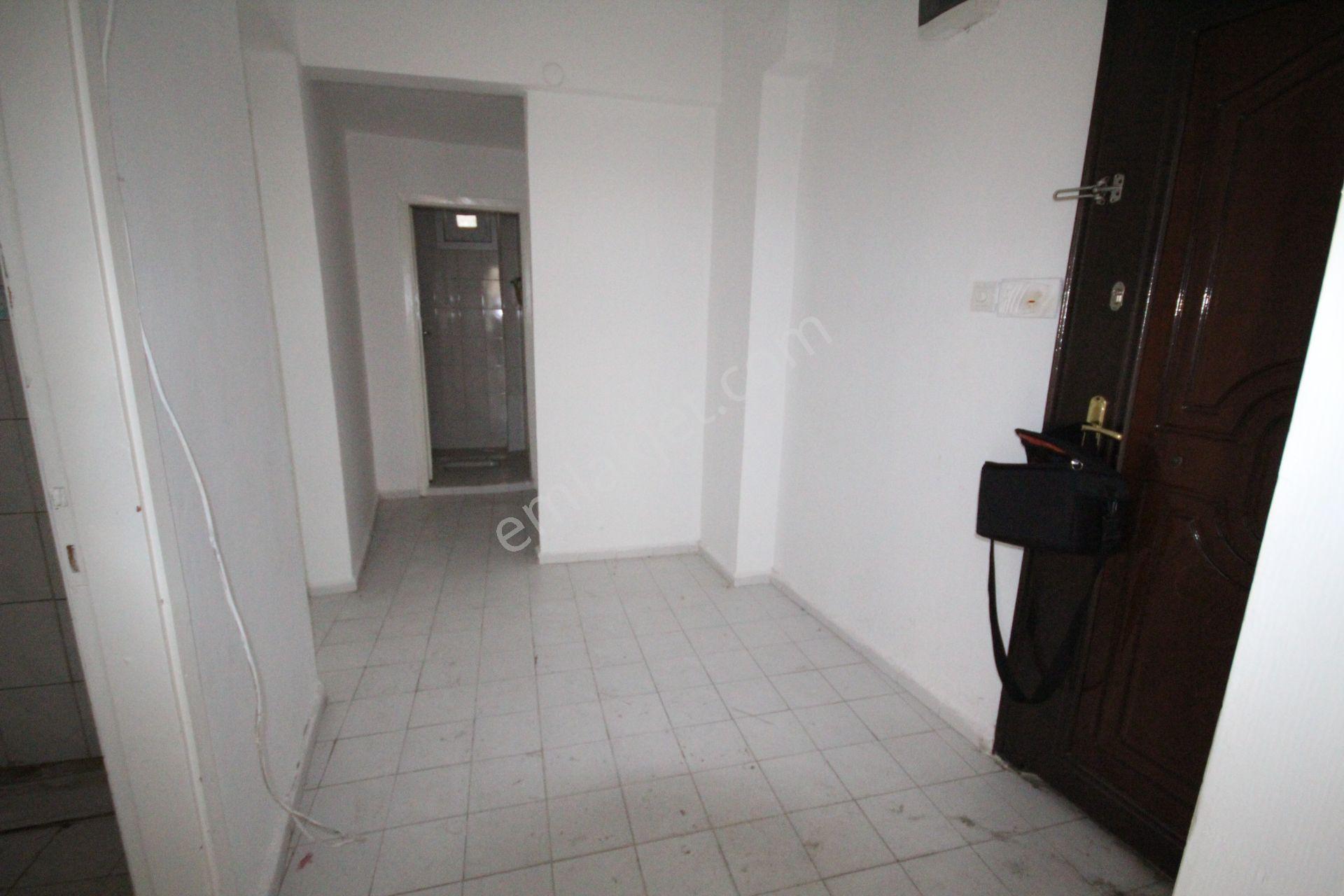 Old City'den 1999 Yapımı Emek Cd.3+1 1.kat 110m2 Güney Köşe Kiracılı... - Görsel 25