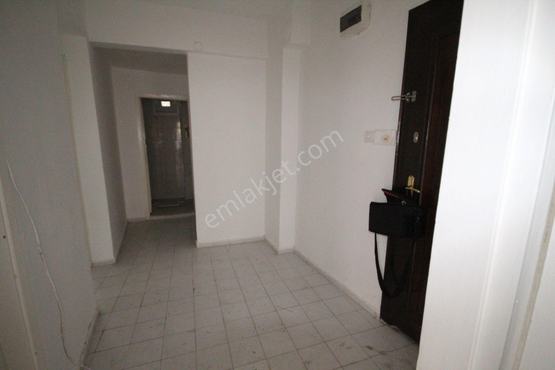 Old City'den 1999 Yapımı Emek Cd.3+1 1.kat 110m2 Güney Köşe Kiracılı... - Görsel 24