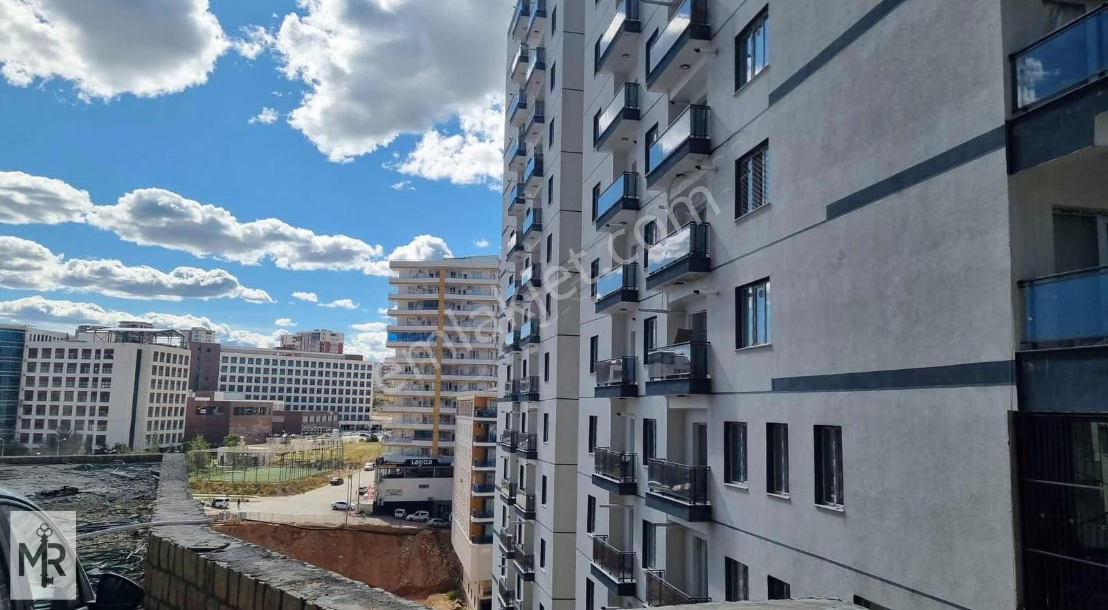 Mr Acabey Emlak'tan Hstn Arkası Satılık 1+1 Ara Kat Eşyalı Daire - Görsel 2