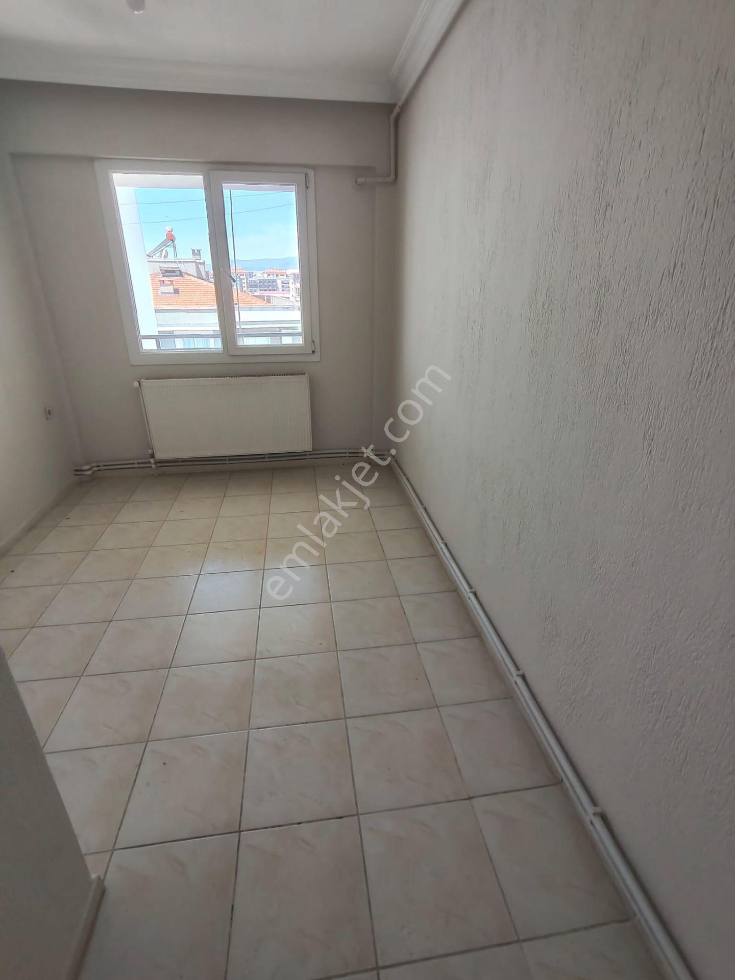 Menderes Turyap'tan Atatürk Cd. Üzeri 3+1 Kiralık Daire - Görsel 6