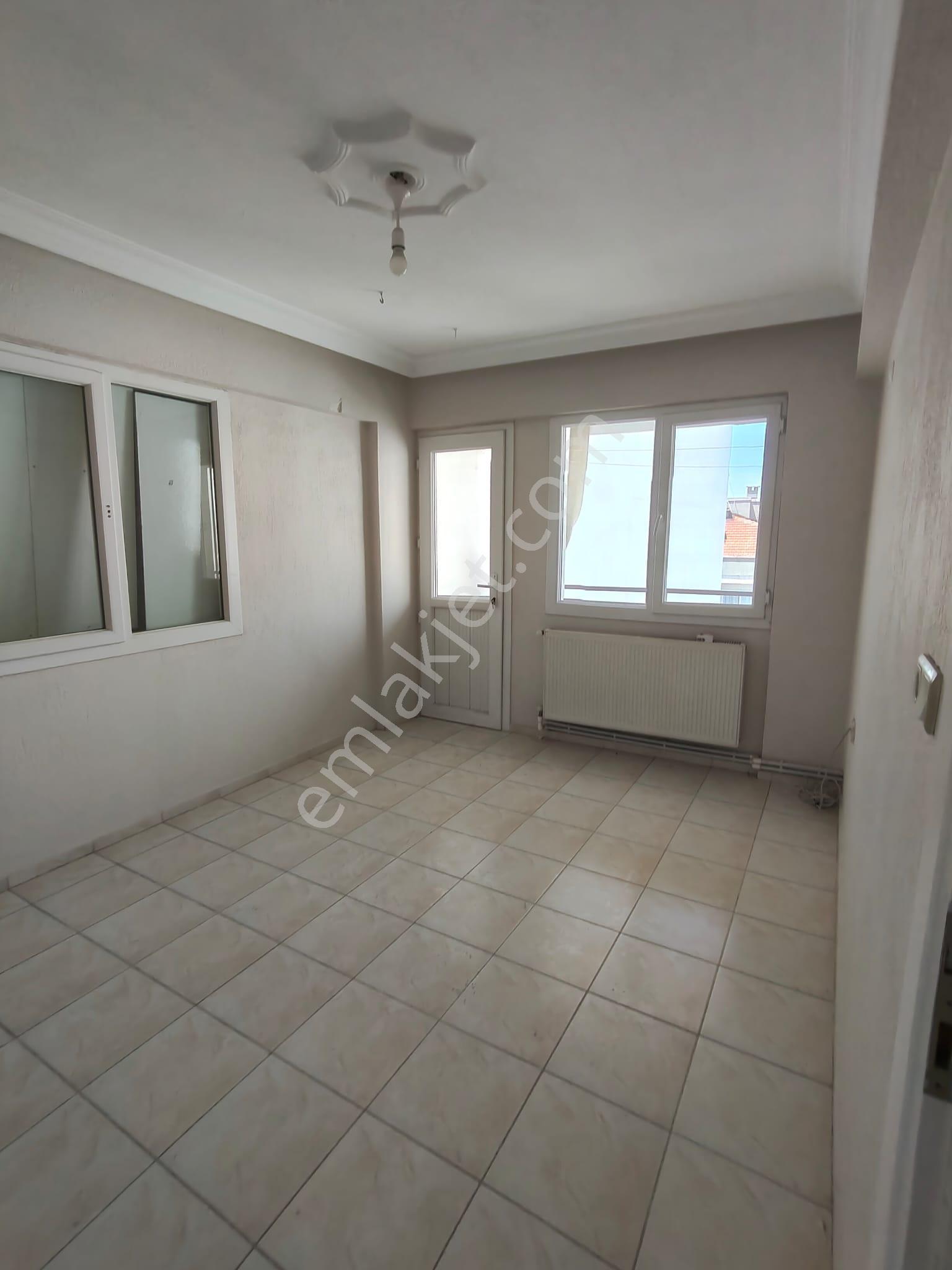 Menderes Turyap'tan Atatürk Cd. Üzeri 3+1 Kiralık Daire - Görsel 8