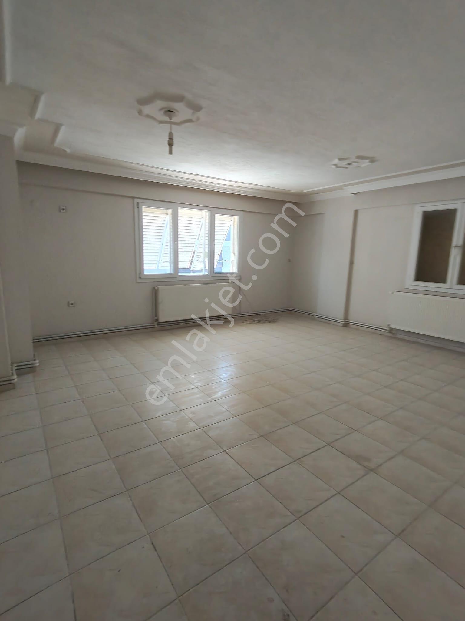 Menderes Turyap'tan Atatürk Cd. Üzeri 3+1 Kiralık Daire - Görsel 15