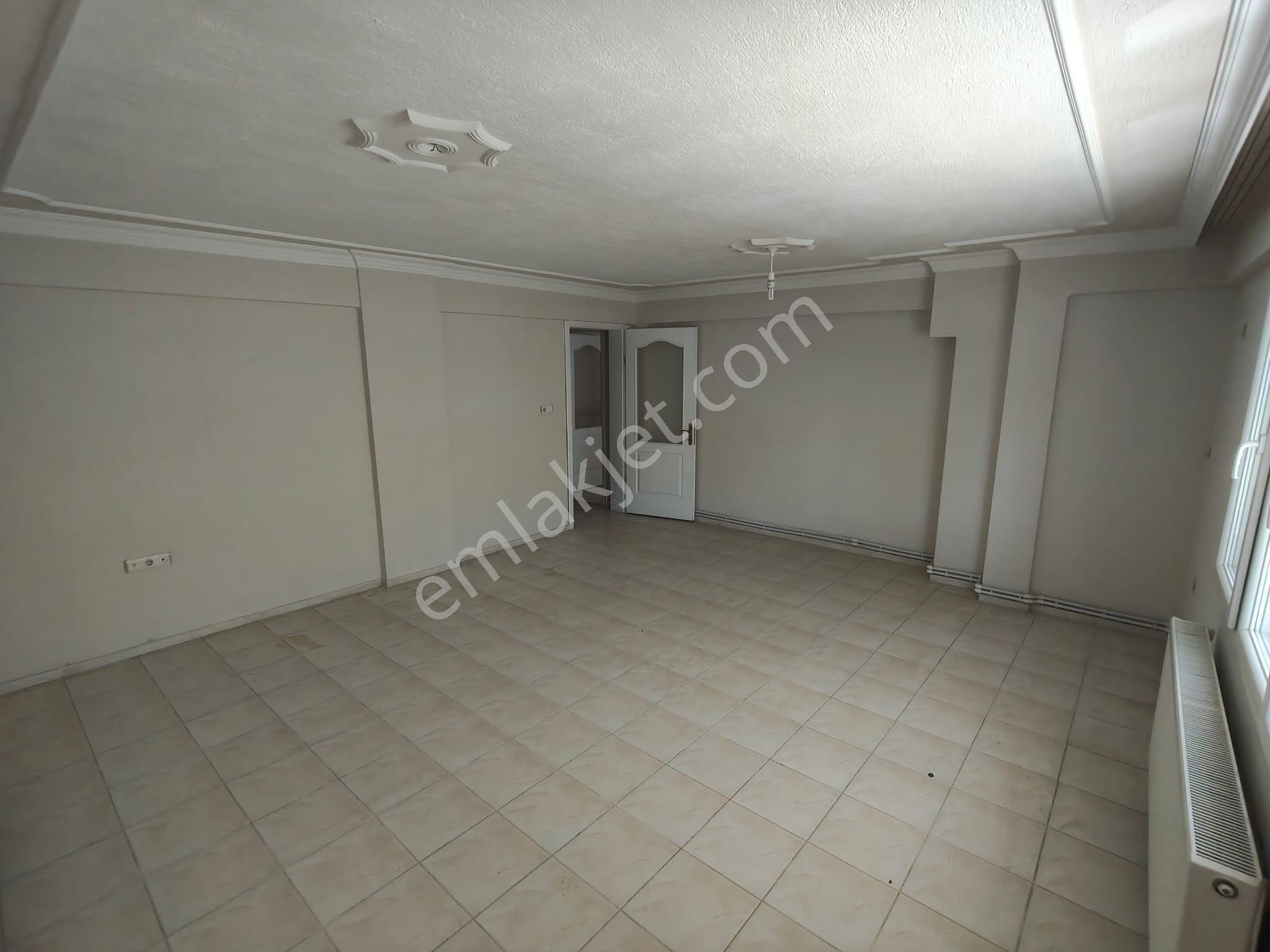 Menderes Turyap'tan Atatürk Cd. Üzeri 3+1 Kiralık Daire - Görsel 14