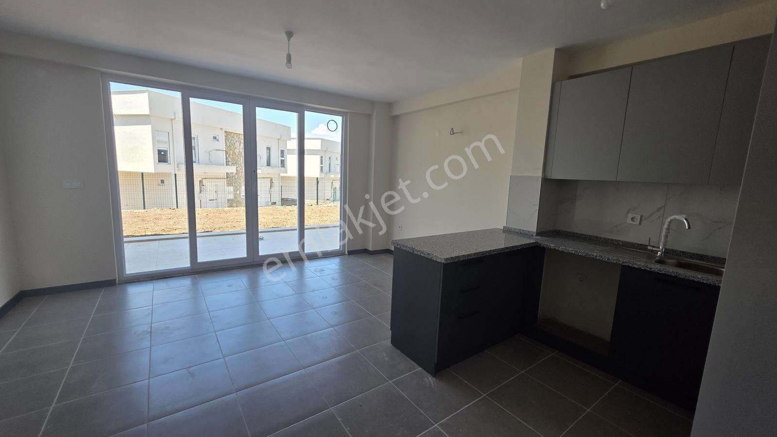 Gömeç Keremköy'de Havuzlu Sitede Satılık 3+1 Villa - Görsel 19
