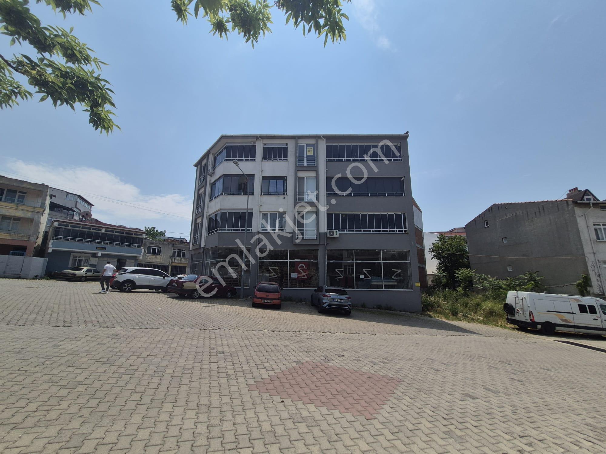 Delux'den Çiftlikönü Mah.'de 130m2 Kiralık 2+1 Daire