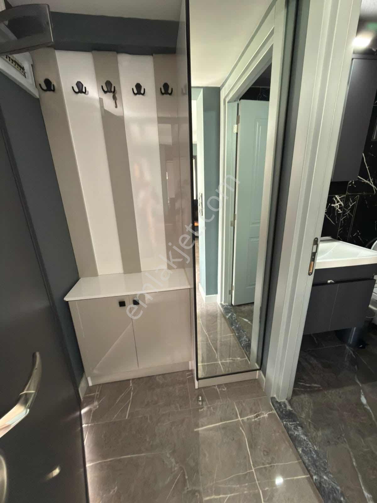 Denize Sıfır Sitede Tamamen Yenilenmiş Günlük Lüks Kiralık Villa - Görsel 16