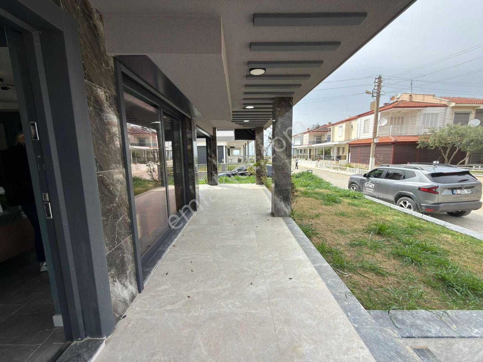 Denize Sıfır Sitede Tamamen Yenilenmiş Günlük Lüks Kiralık Villa - Görsel 25