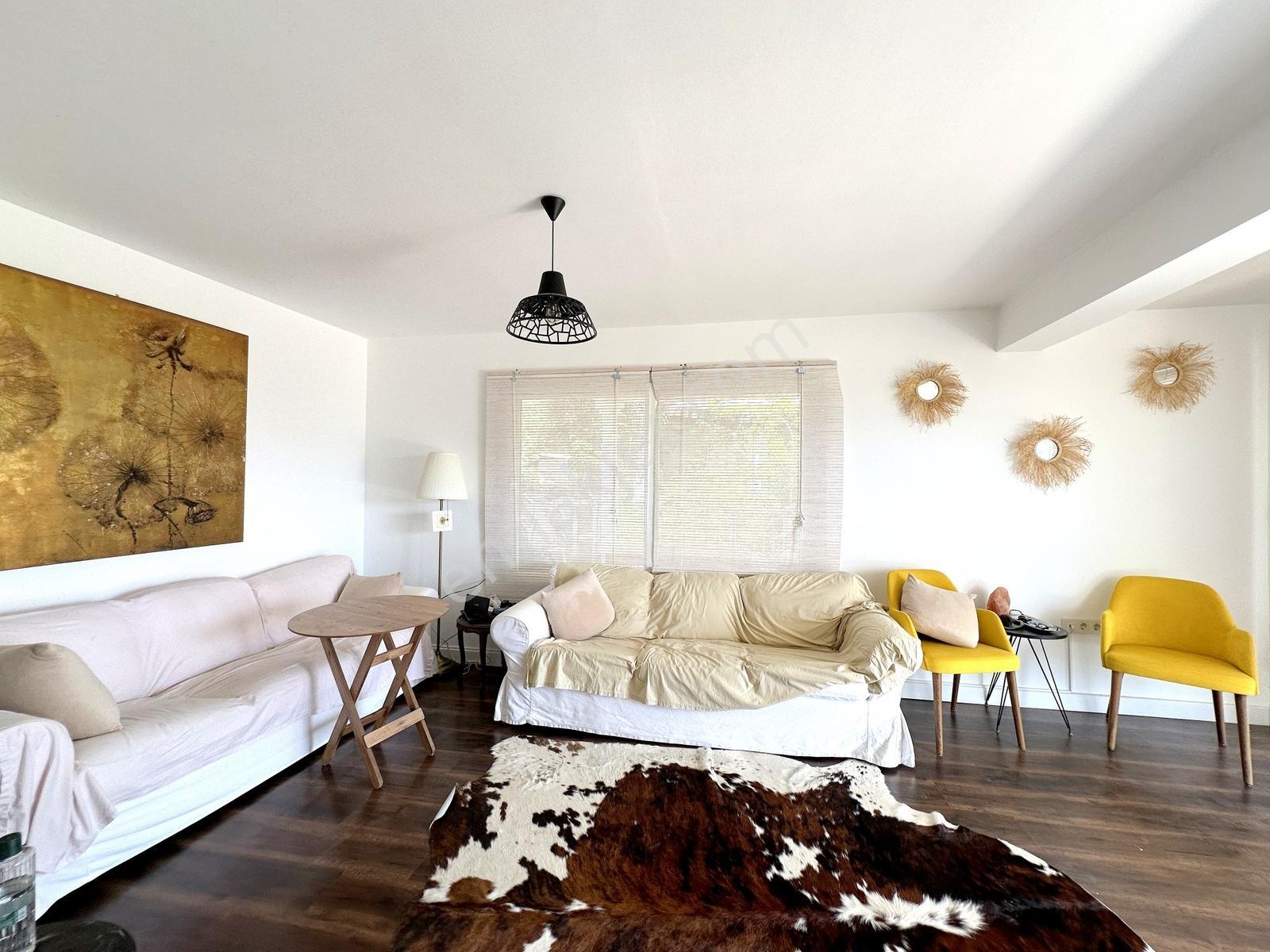 Kumsal Plajlı Sitede Tam Cephe Manzaralı Dayalı Döşeli Triplex - Görsel 2