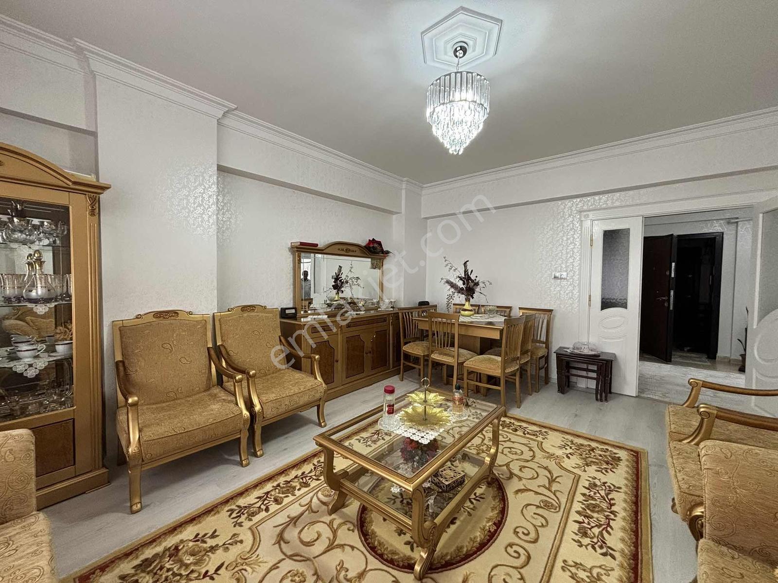 *çbn Gayrimenkulden Yeditepe 3+1 Cadde Cepheli Bakımlı Daire ** - Görsel 3