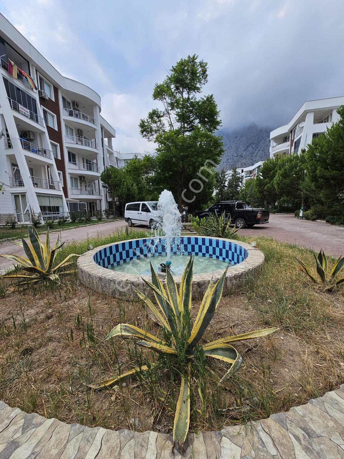 A K Mutludan Sarısuda Havuzlu Sitede Eşyasız 1+1 Ara Kat Daire