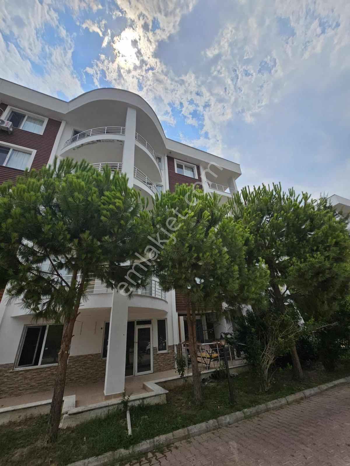 A K Mutludan Sarısuda Havuzlu Sitede Eşyasız 1+1 Ara Kat Daire - Görsel 10