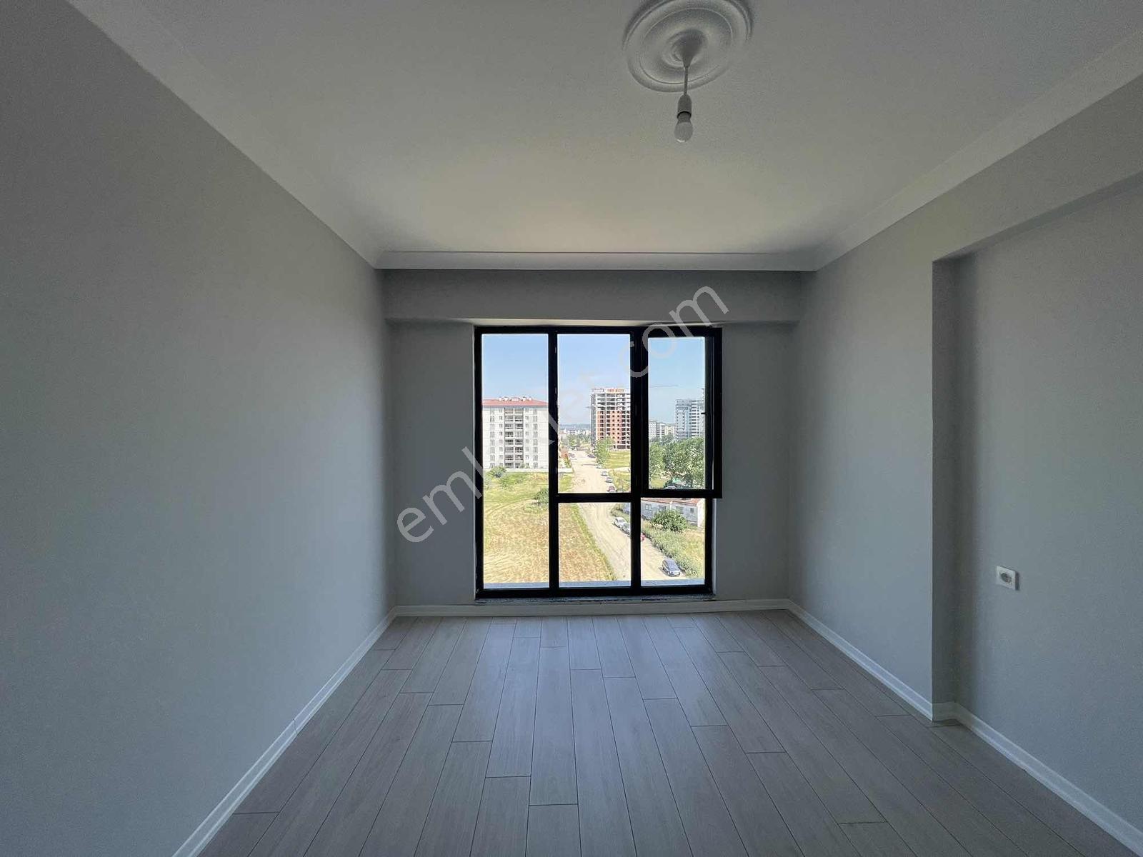 Çerkezköy Avm Bölgesi Havuzlu Site İçerisi Lüx 2+1 - Görsel 2