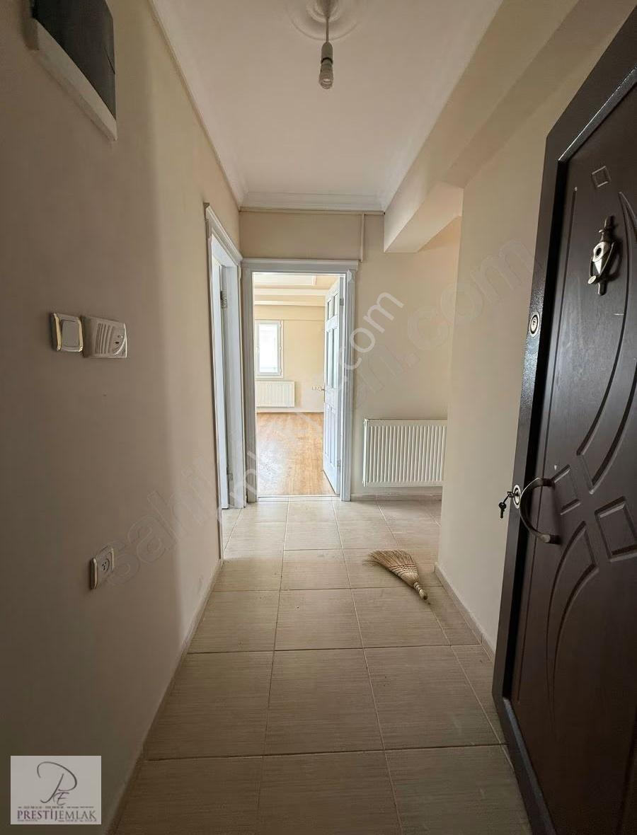 Tire Prestijden Kiralık Ara Kat Bulvar Üzeri Daire - Görsel 4
