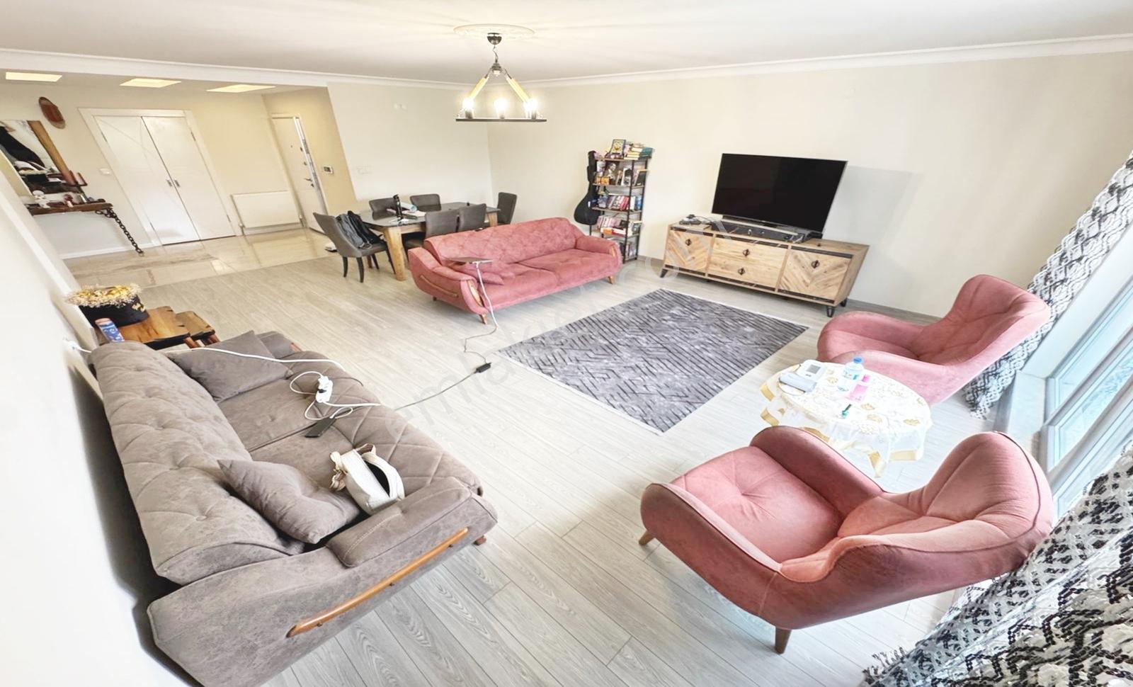Yükseltepe'de Geniş Sevenlere 260m² Site İçinde Fırsat Daire - Görsel 5