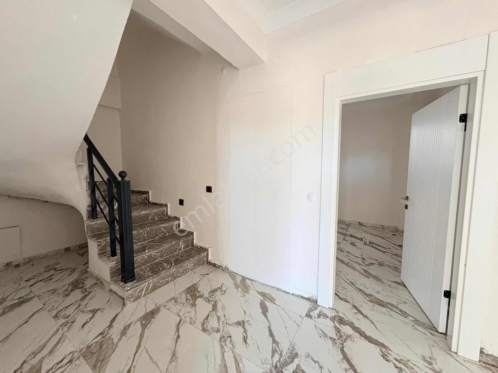 Avcı'dan Narlı'da 6+1 Dağ Ve Deniz Manzaralı Villa - Görsel 17
