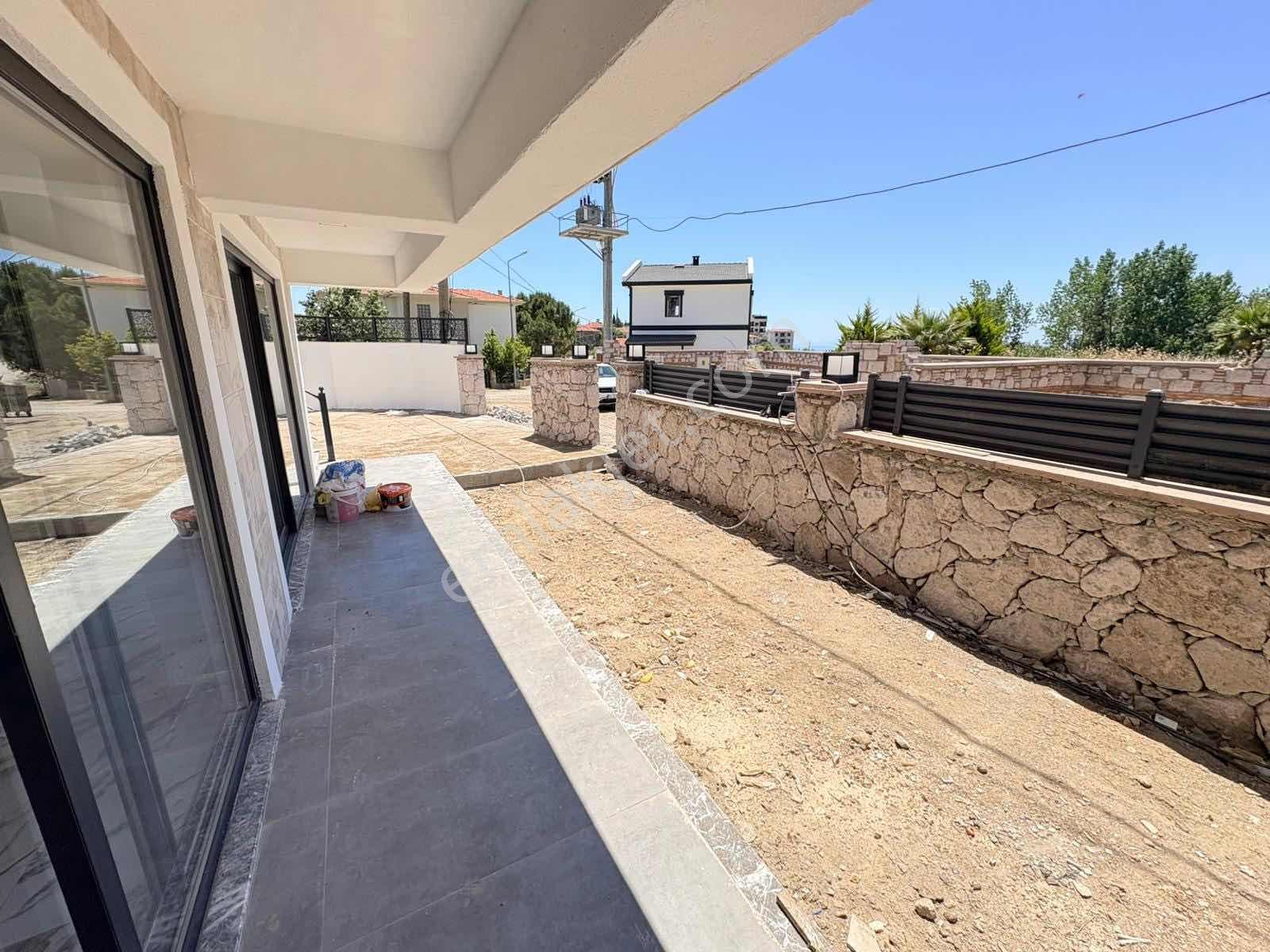 Avcı'dan Narlı'da 6+1 Dağ Ve Deniz Manzaralı Villa - Görsel 2