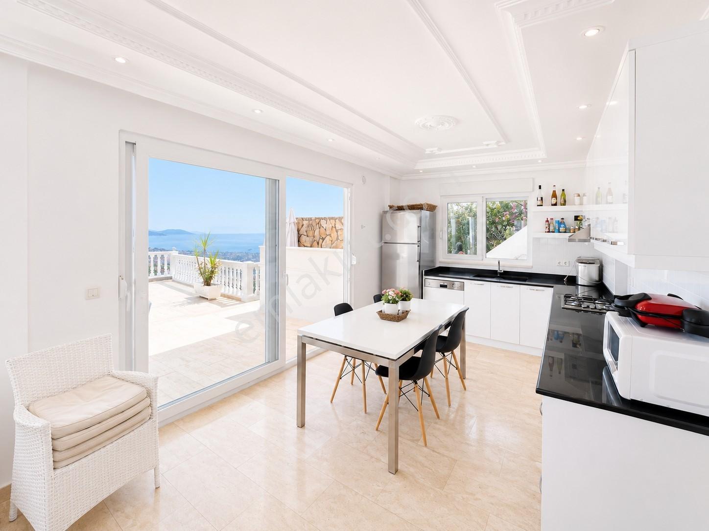 Alanya Tepe 3+1 250m2 Havuz,eşya,şehir Manzaralı,geniş Terasssss - Görsel 35