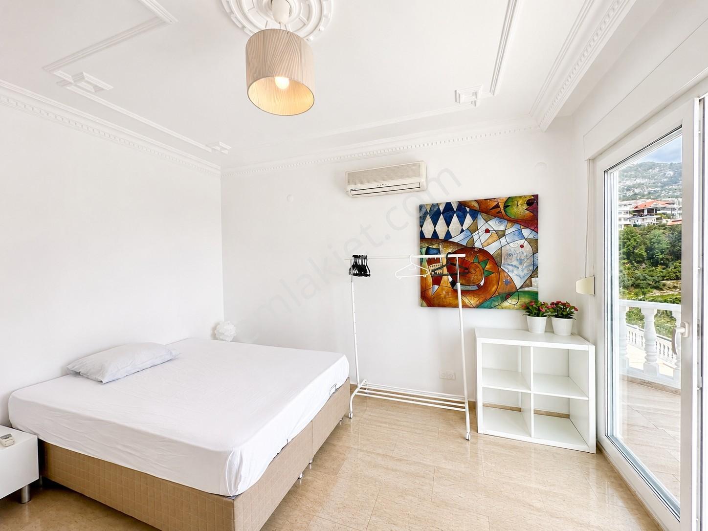 Alanya Tepe 3+1 250m2 Havuz,eşya,şehir Manzaralı,geniş Terasssss - Görsel 19