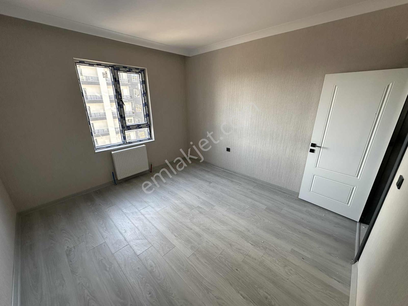 Mevlana Mahallesinde Ara Katta Sıfır Site İçi Kiralık Daire - Görsel 3