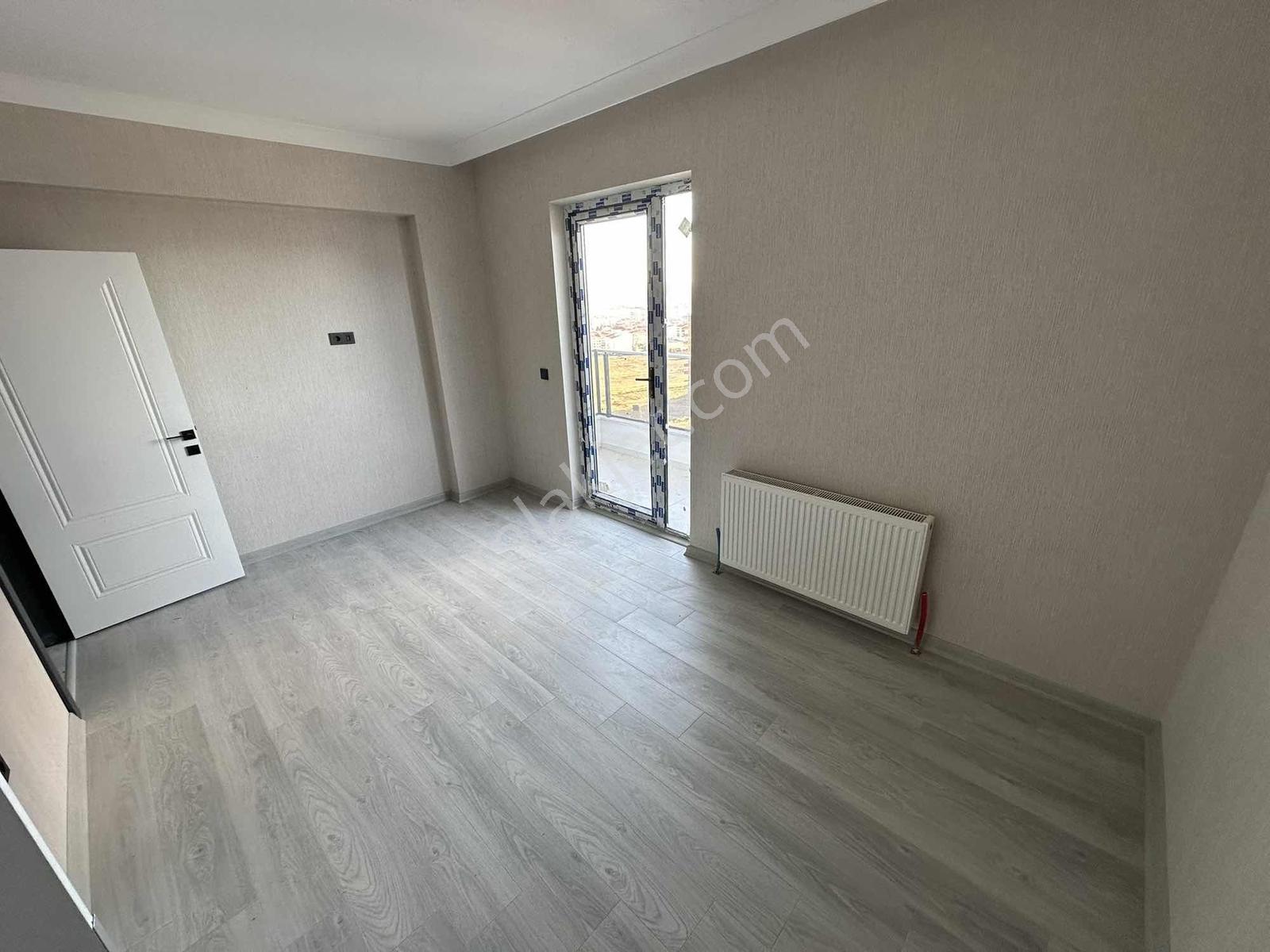Mevlana Mahallesinde Ara Katta Sıfır Site İçi Kiralık Daire - Görsel 24