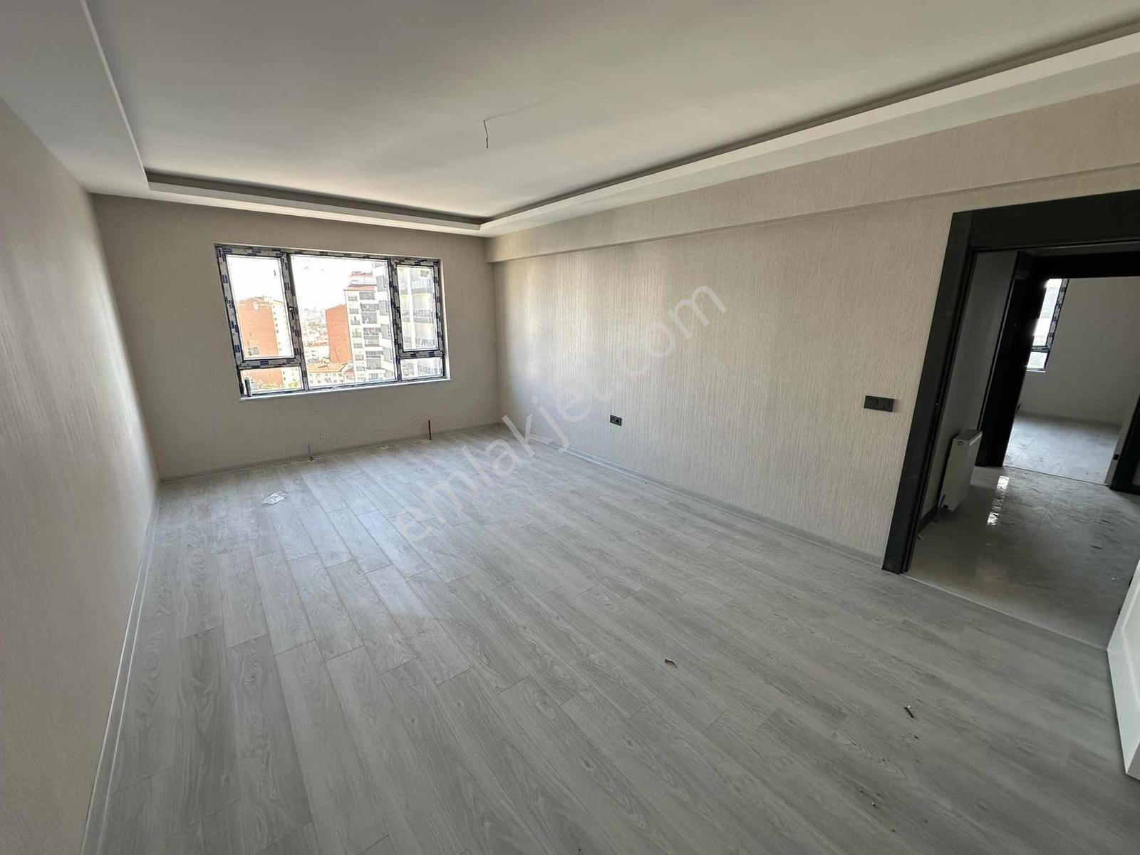 Mevlana Mahallesinde Ara Katta Sıfır Site İçi Kiralık Daire - Görsel 2