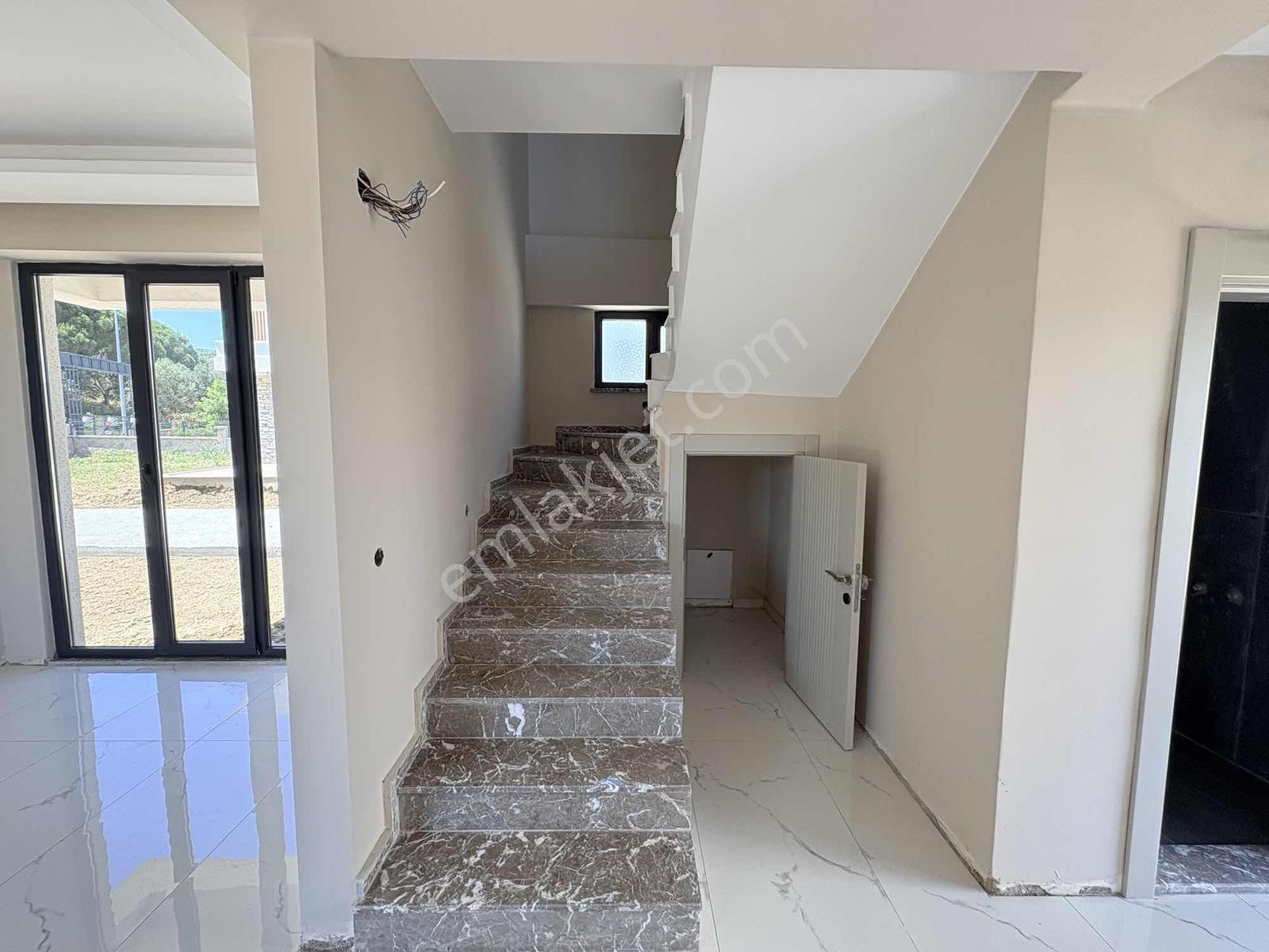 Avcı'dan Assos Denize 200 Mt Havuzlu Müstakil Villa - Görsel 4