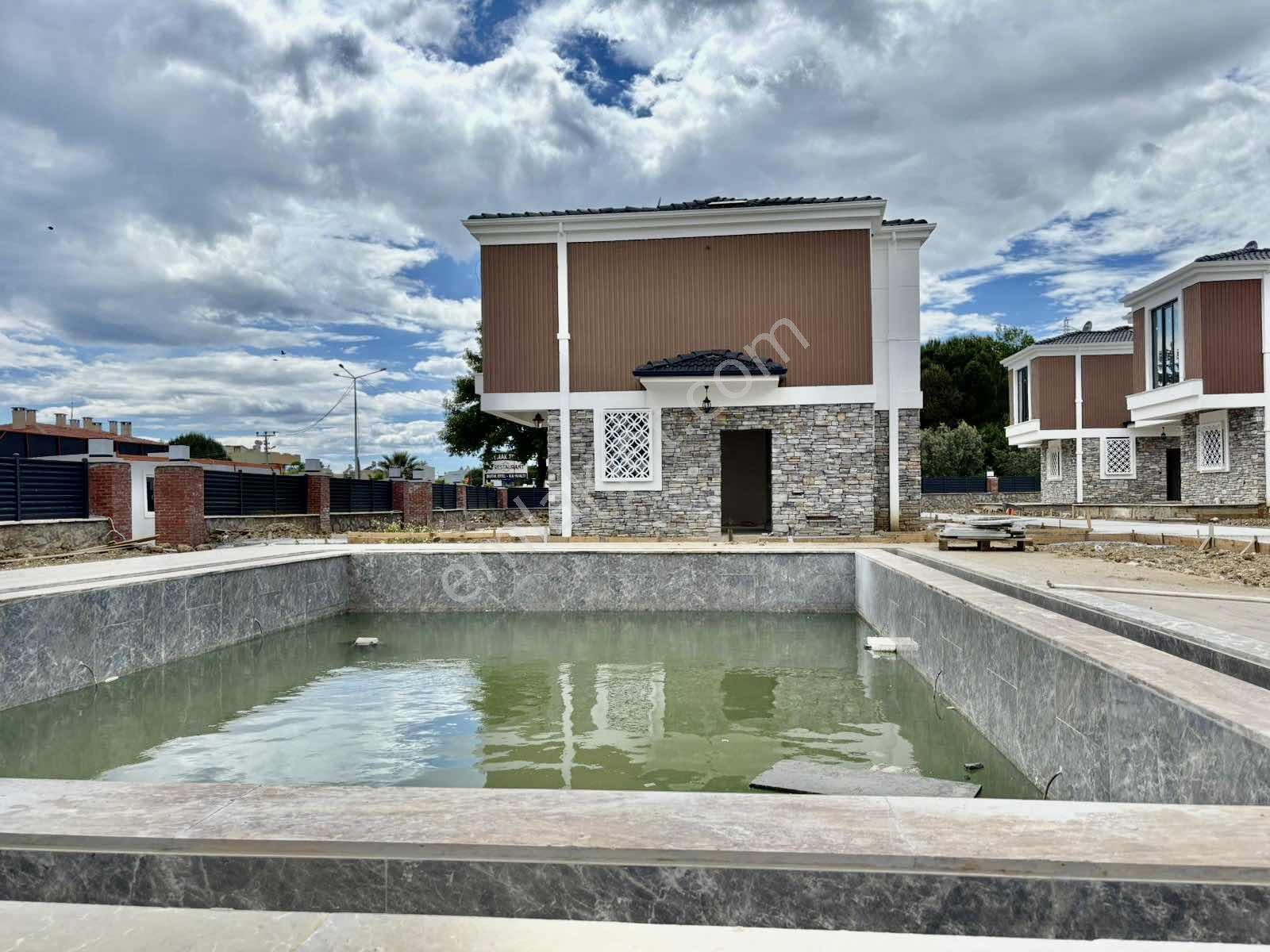 Avcı'dan Assos Denize 200 Mt Havuzlu Müstakil Villa - Görsel 6