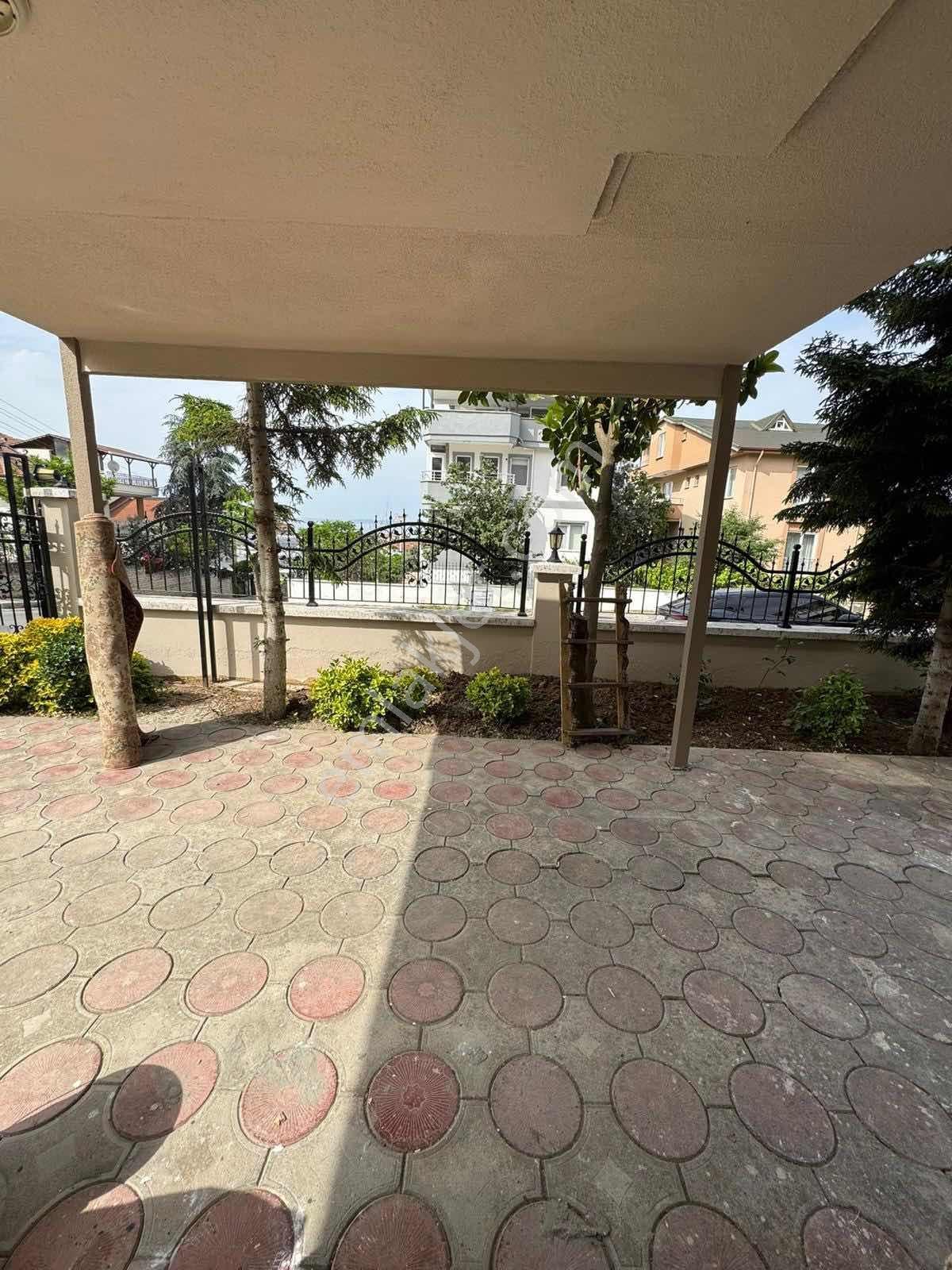 Bahçelievlerde Eşyalı 3+1 Giriş Kat Kiralık Geniş Daire - Görsel 4